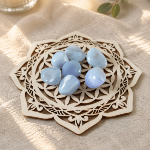 Calcédoine Bleue – La pierre de la sérénité et de la communication